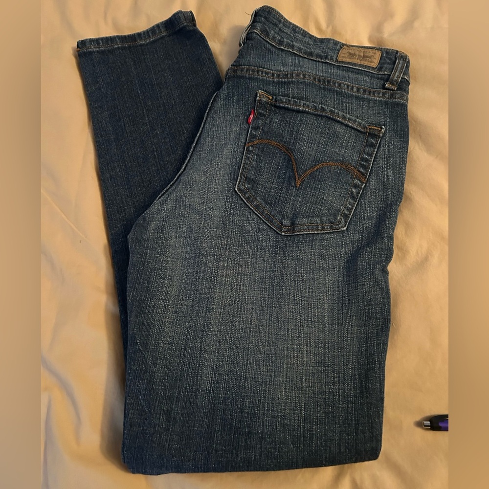 Levi's mid-rise skinny jeans